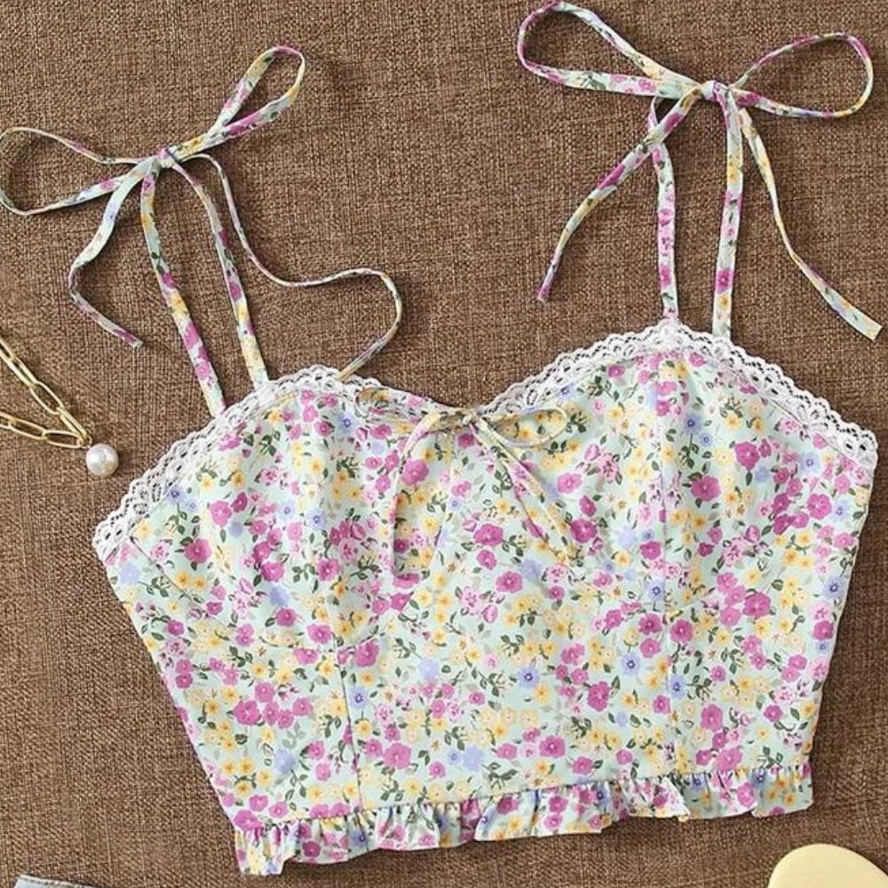 Tie Shoulder Floral Cropped Top
